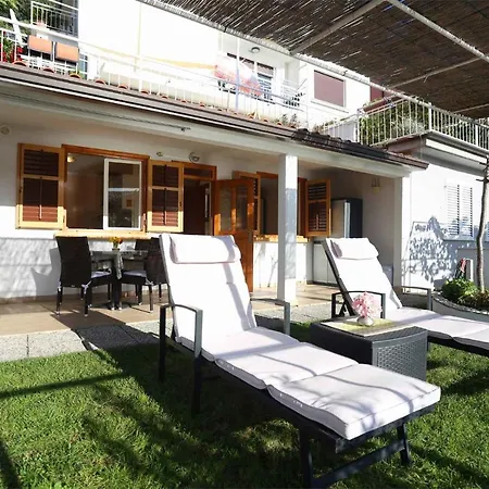 Apartment In 16930 Rabac