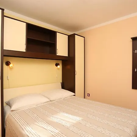 Apartment In 16930 Rabac